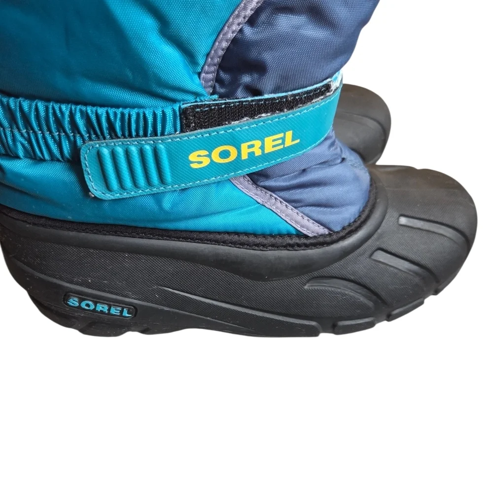Sorel Kids' Blue and Black Winter Boots YOUTH 6